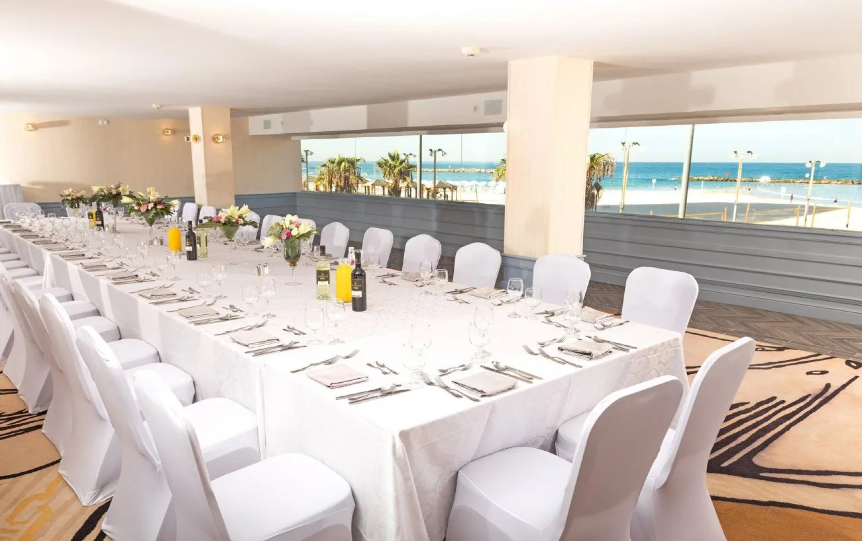 Crowne Plaza Tel Aviv Beach by IHG