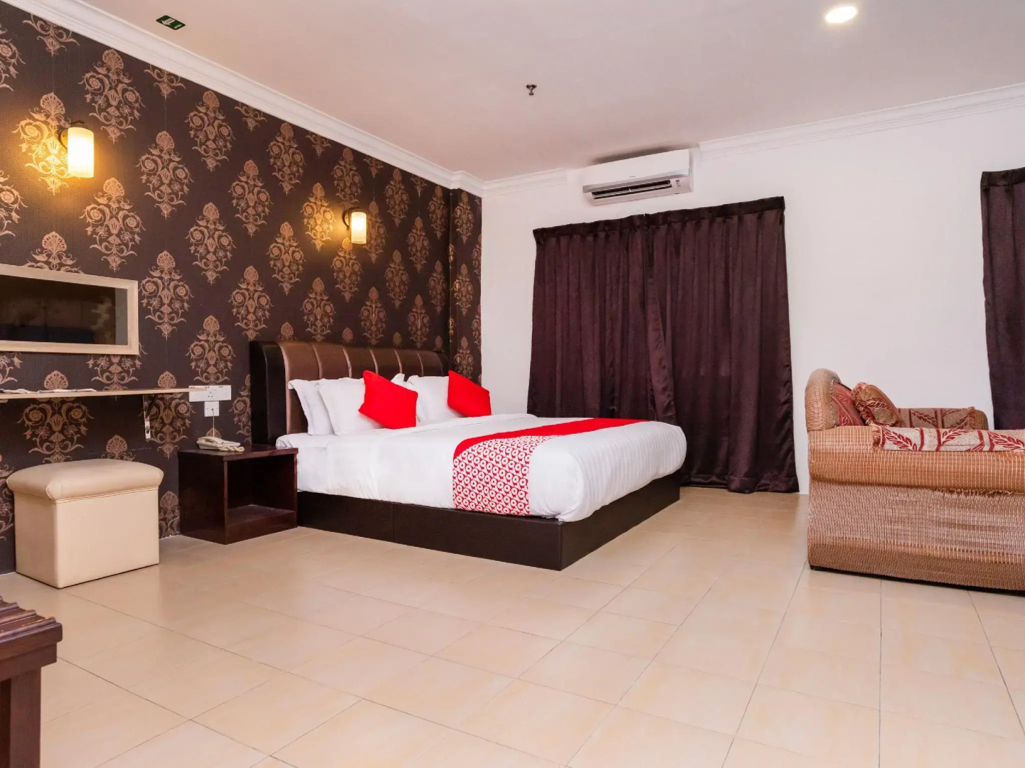 Super OYO 1114 Neo Pegasus Hotel