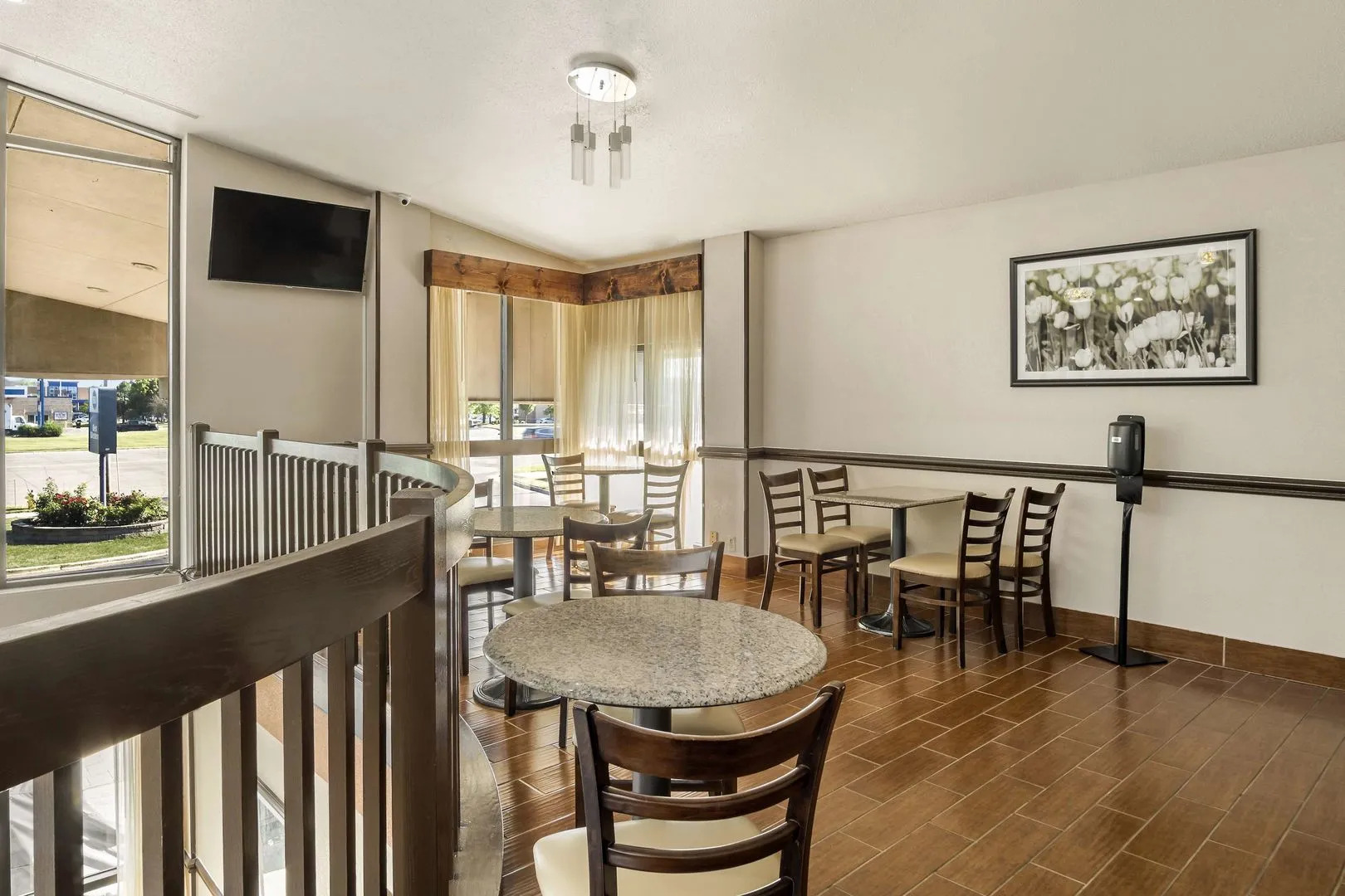 AmericInn by Wyndham Grand Rapids Airport North