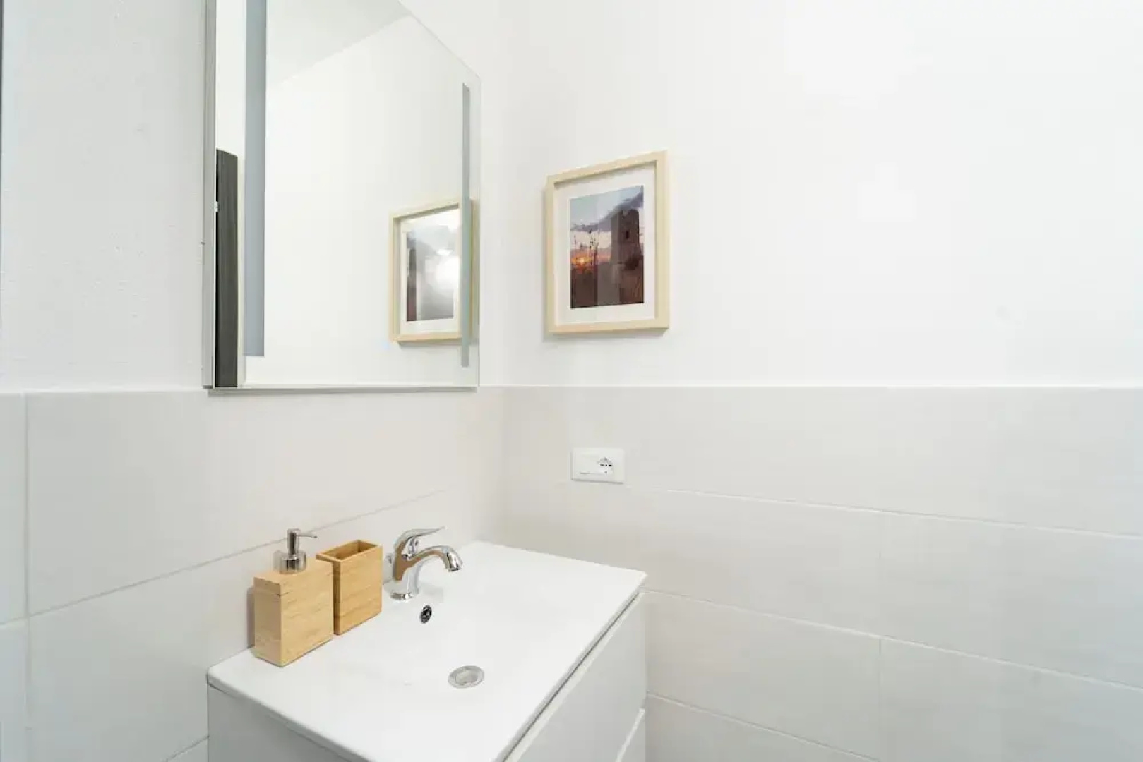 Velis - art & hospitality