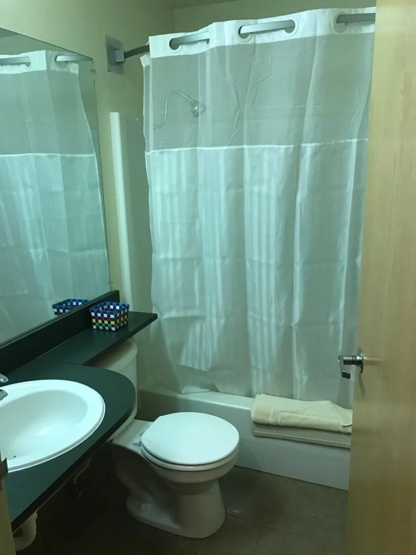 Rodeway Inn & Suites