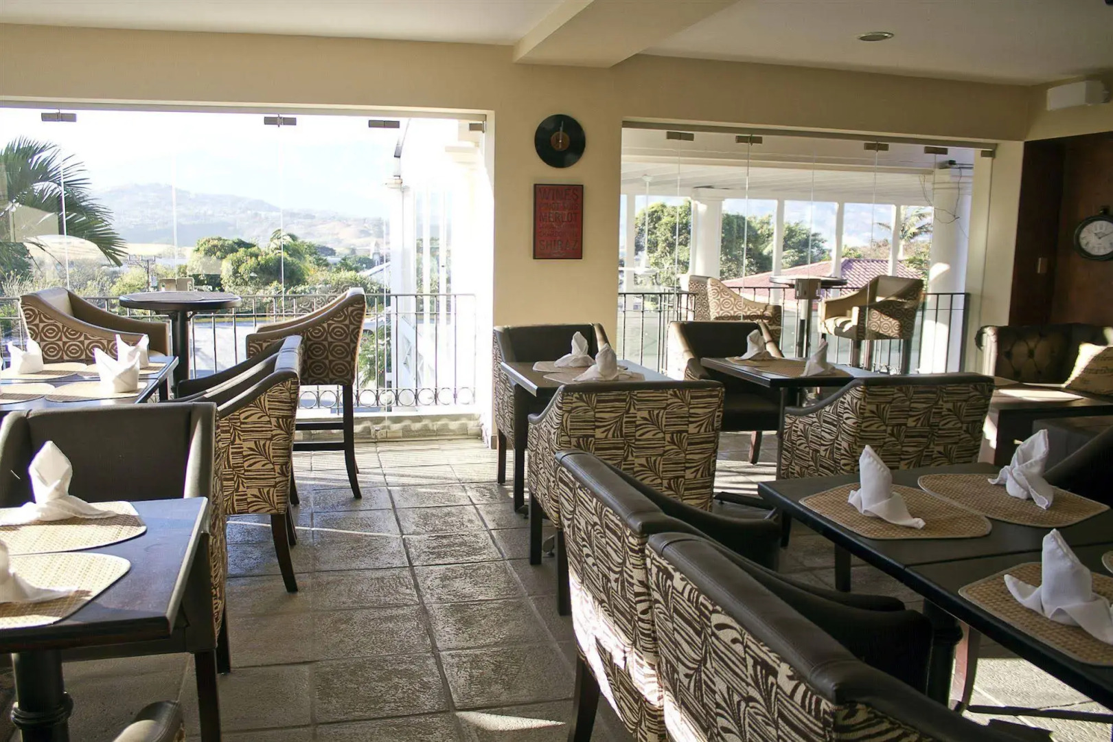 La Riviera Hotel B&B