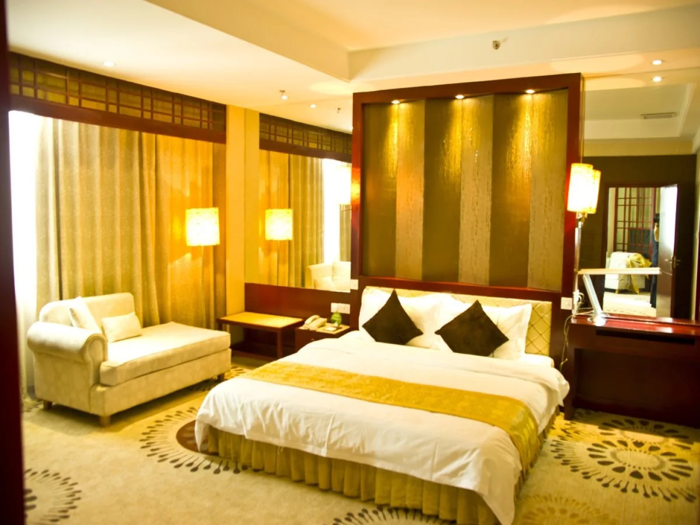 Korla Pear City Garden Hotel