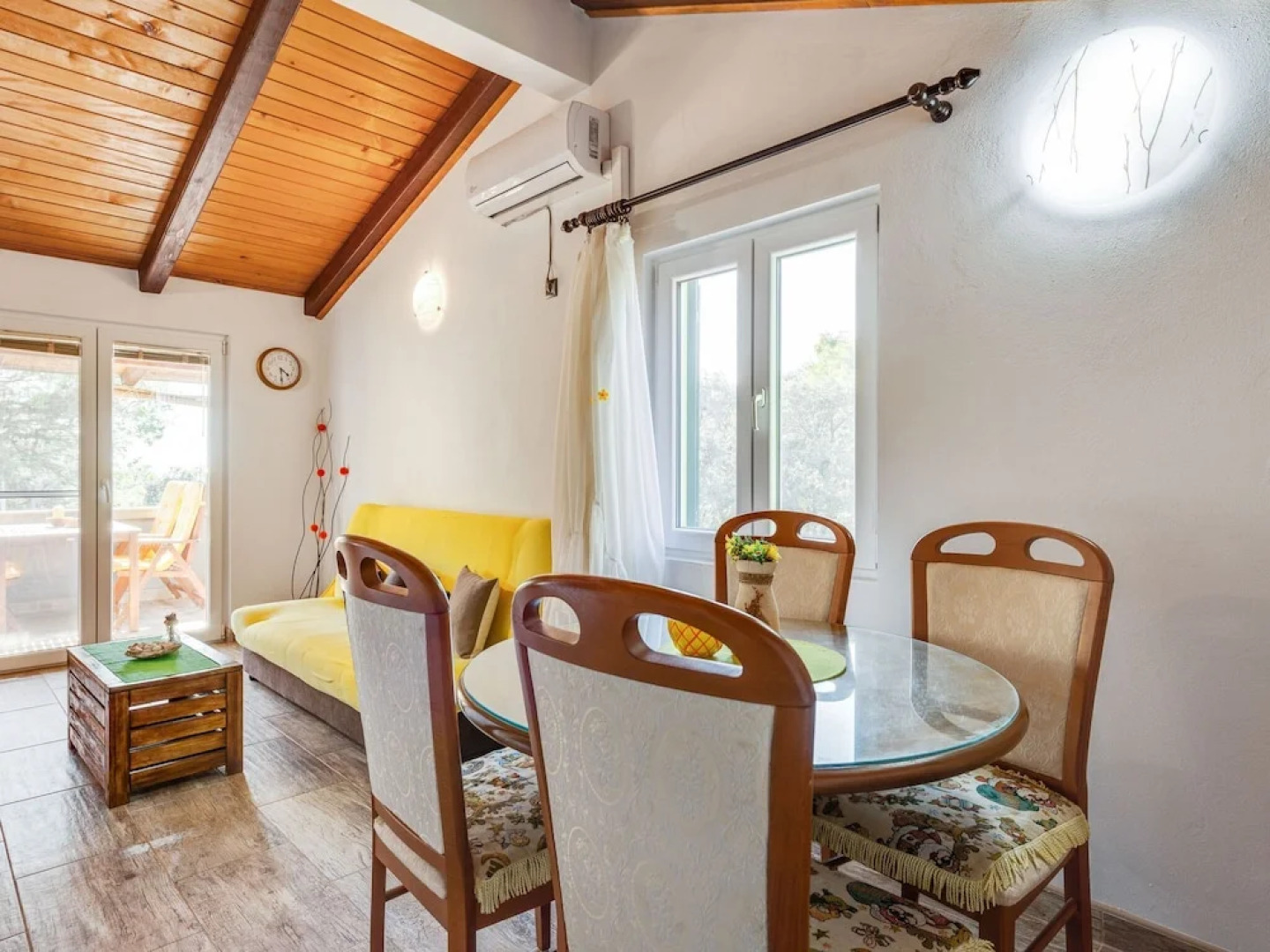 Rustic Cottage in Silba With Garden