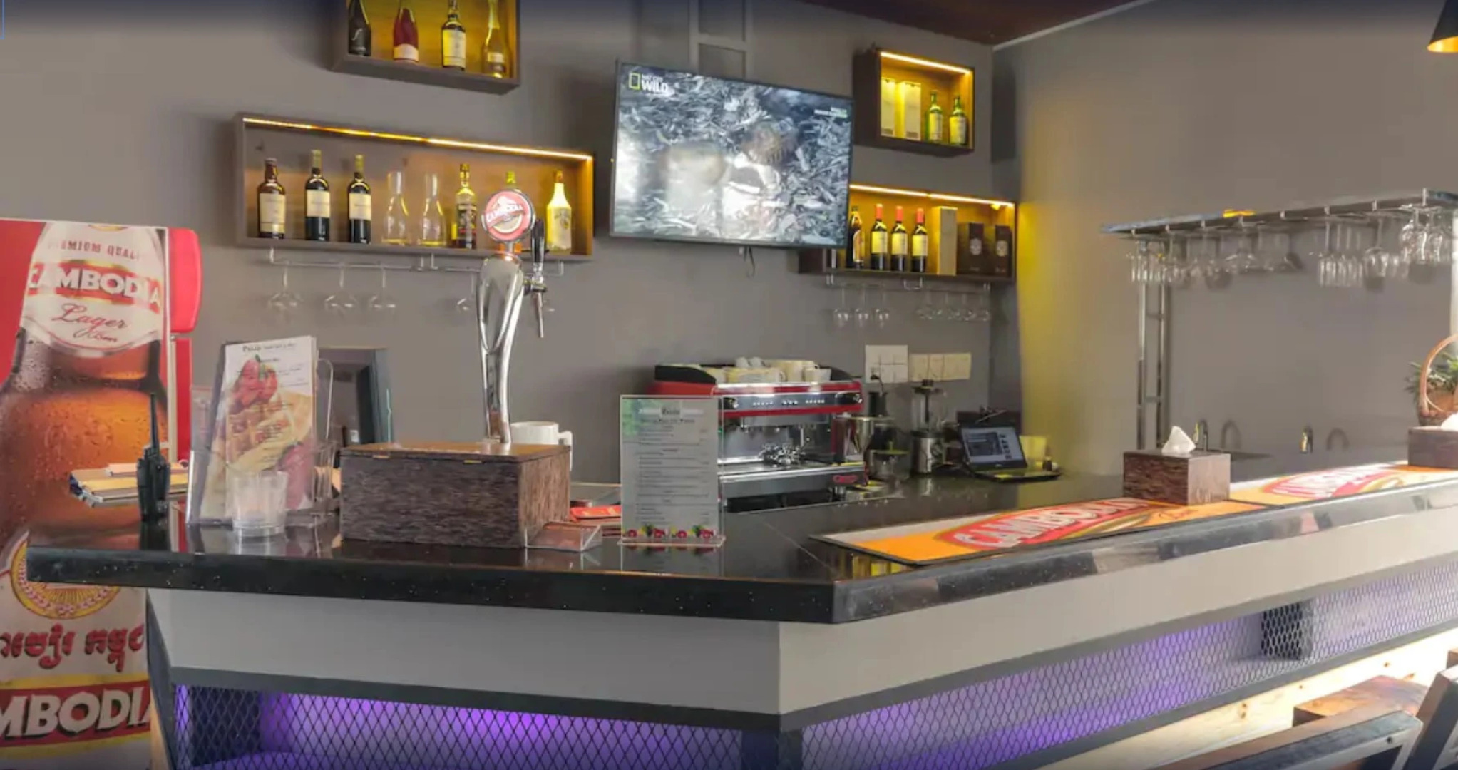 Feliz Hostel Cafe & Bar