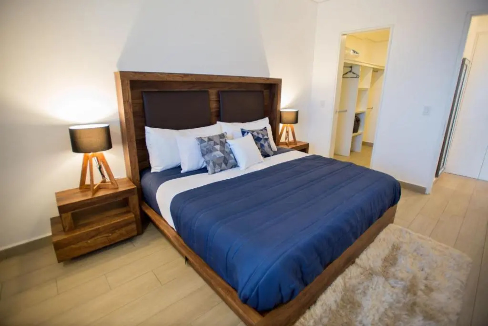 Real View Towers E306 by Casago