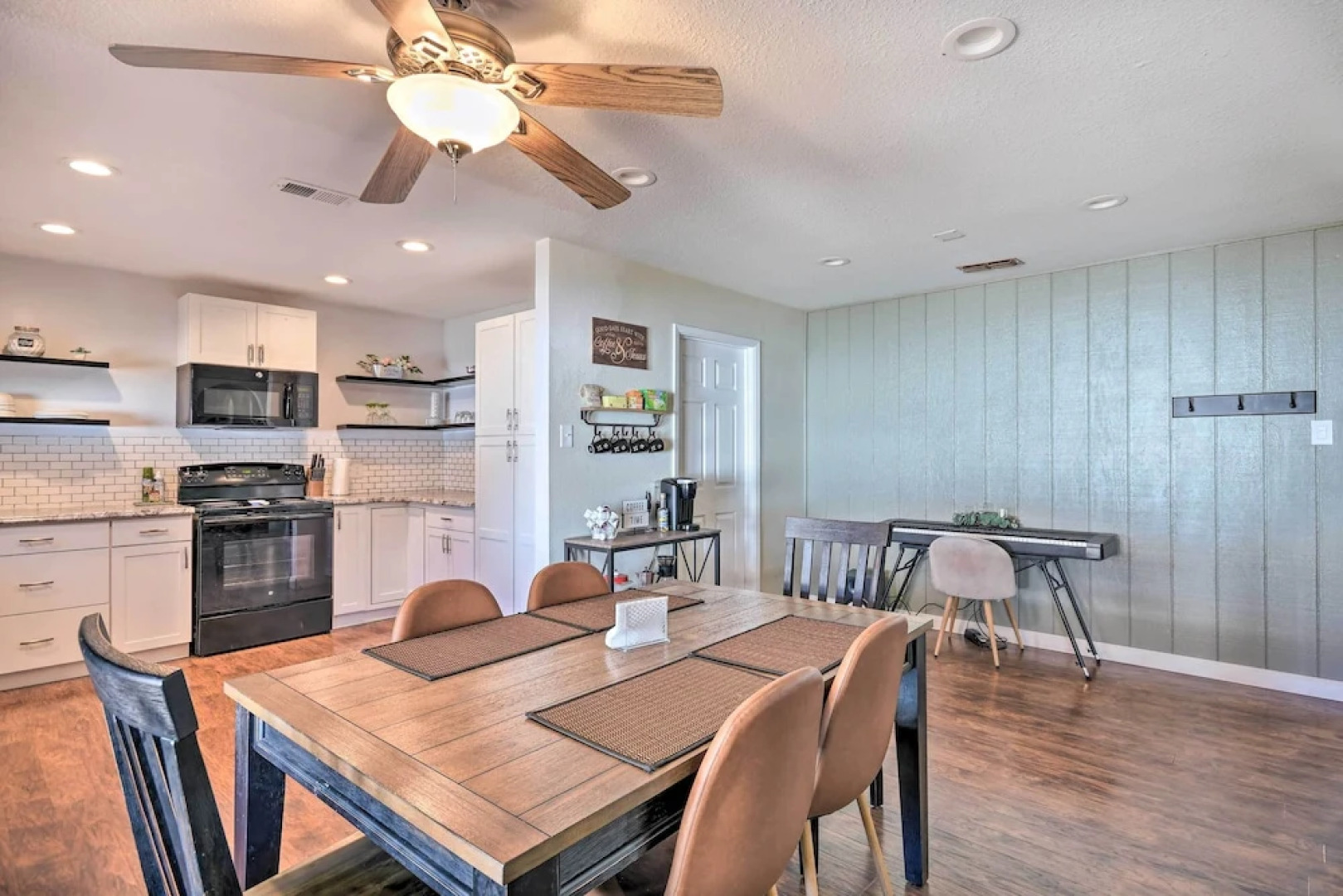 Charming Clovis Home w/ Covered Patio!