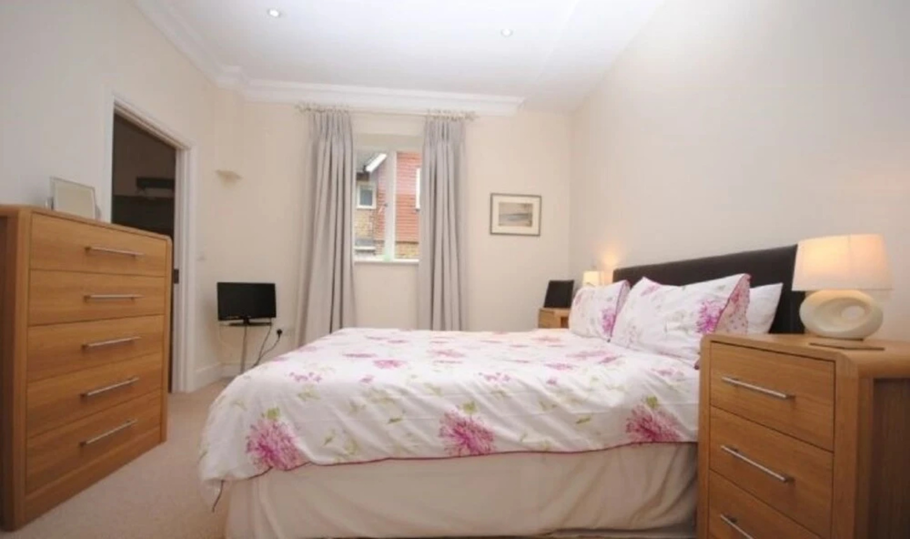 11 Angel Yard, Midhurst