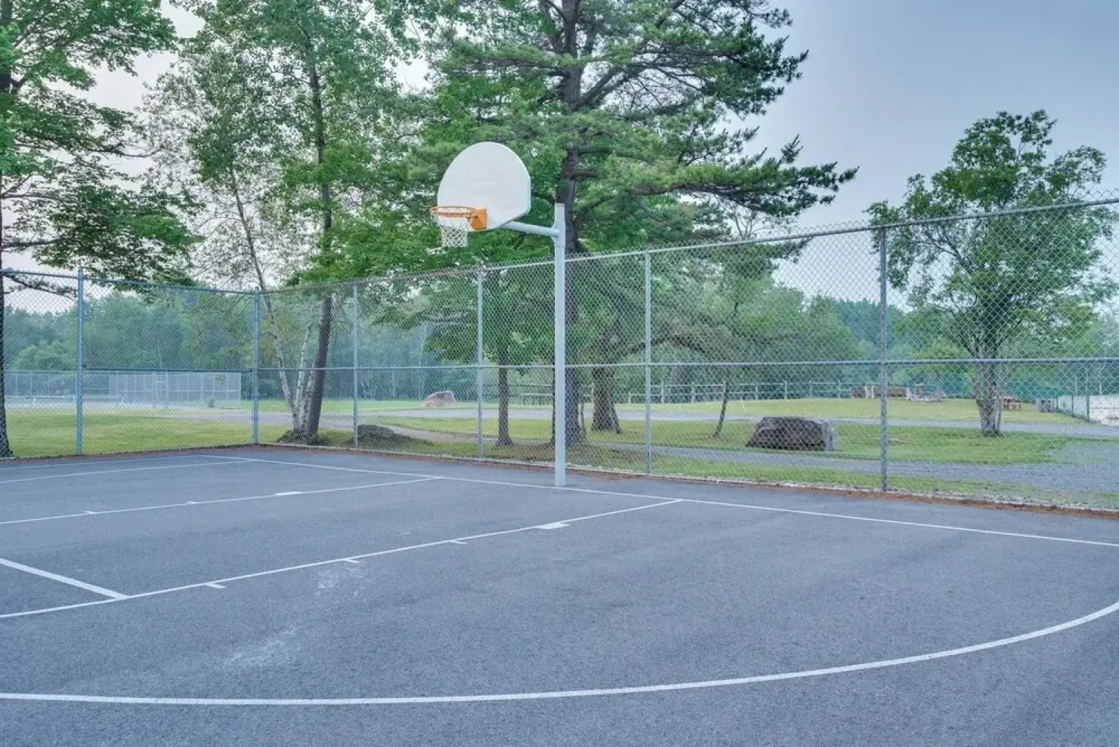 Community Beach Access: Modern Poconos Cabin!