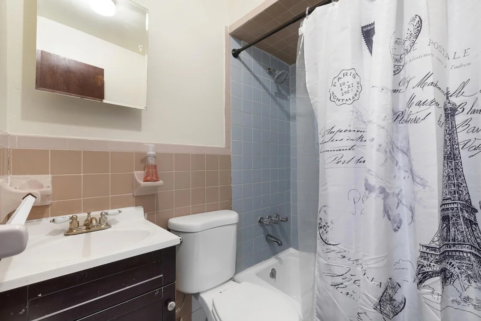 Halsey Haven - Center Of Downtown Arts District 2 Bedroom Apts by RedAwning