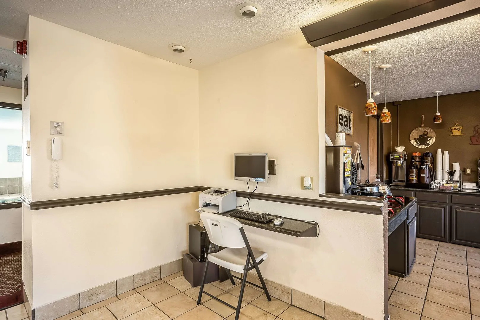 Super 8 by Wyndham Galesburg