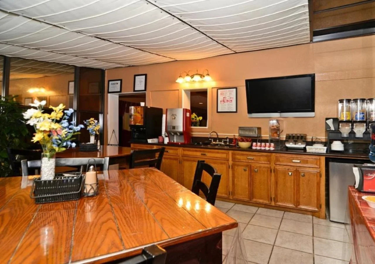 Best Western Inn by the Lake