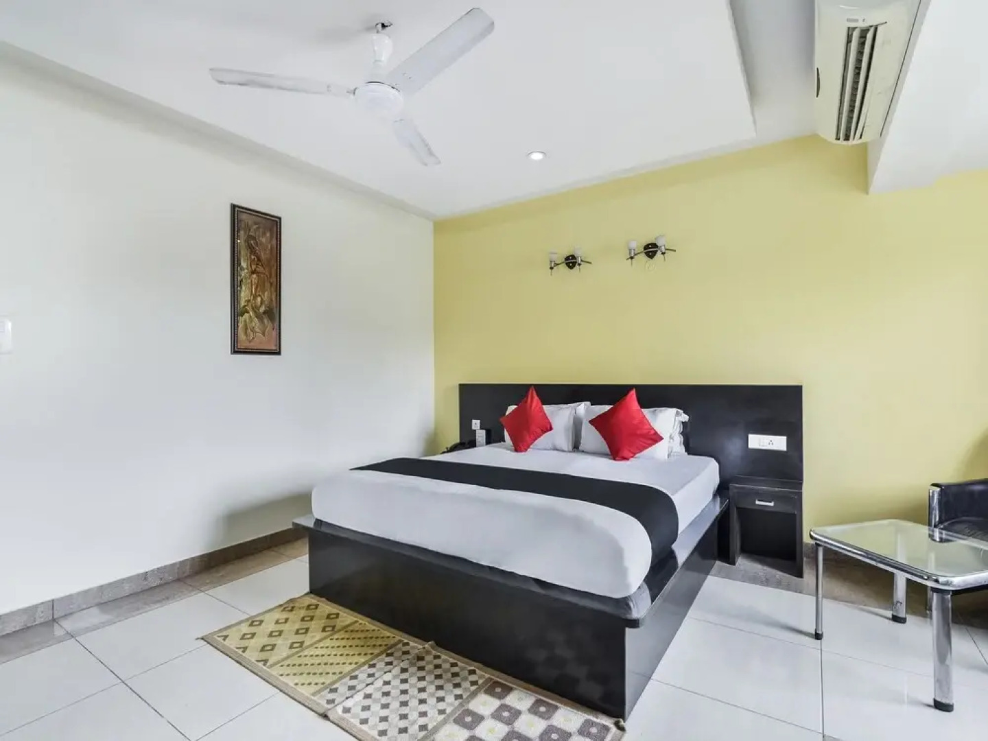 Capital O 38083 Grand Metro Hotel