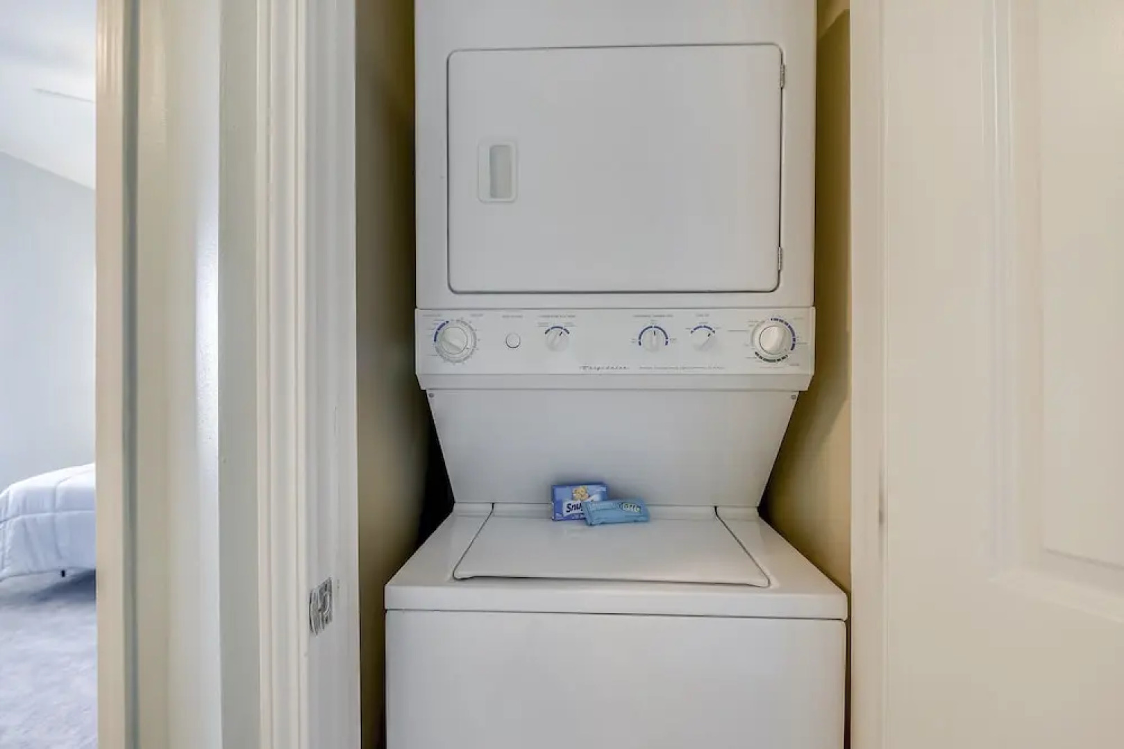 Laketown Wharf Resort by Book That Condo