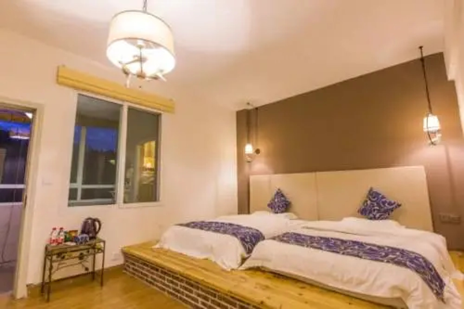 Danxia Moutain Yuan Se Inn