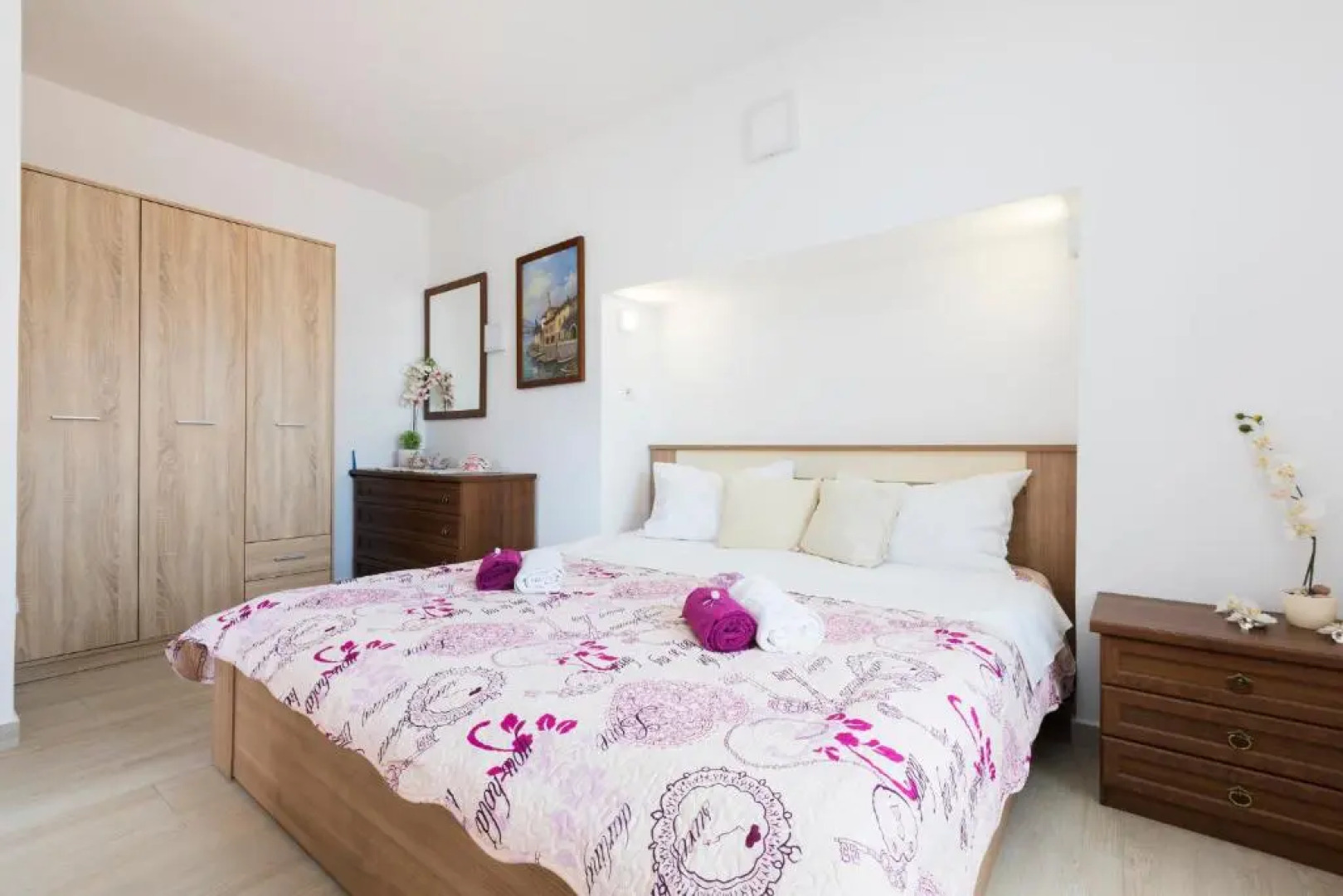 Apartments and rooms Roberto B.