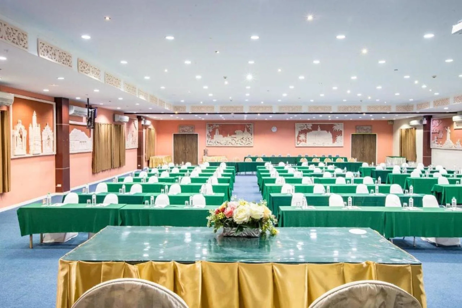 Leaves Valley Resort