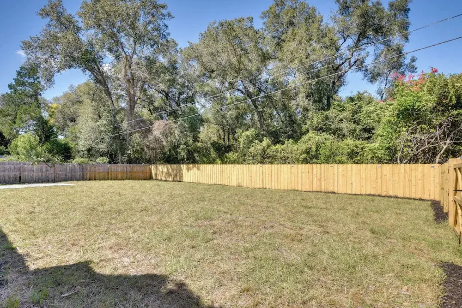 Vibrant Deland House Near Stetson University!