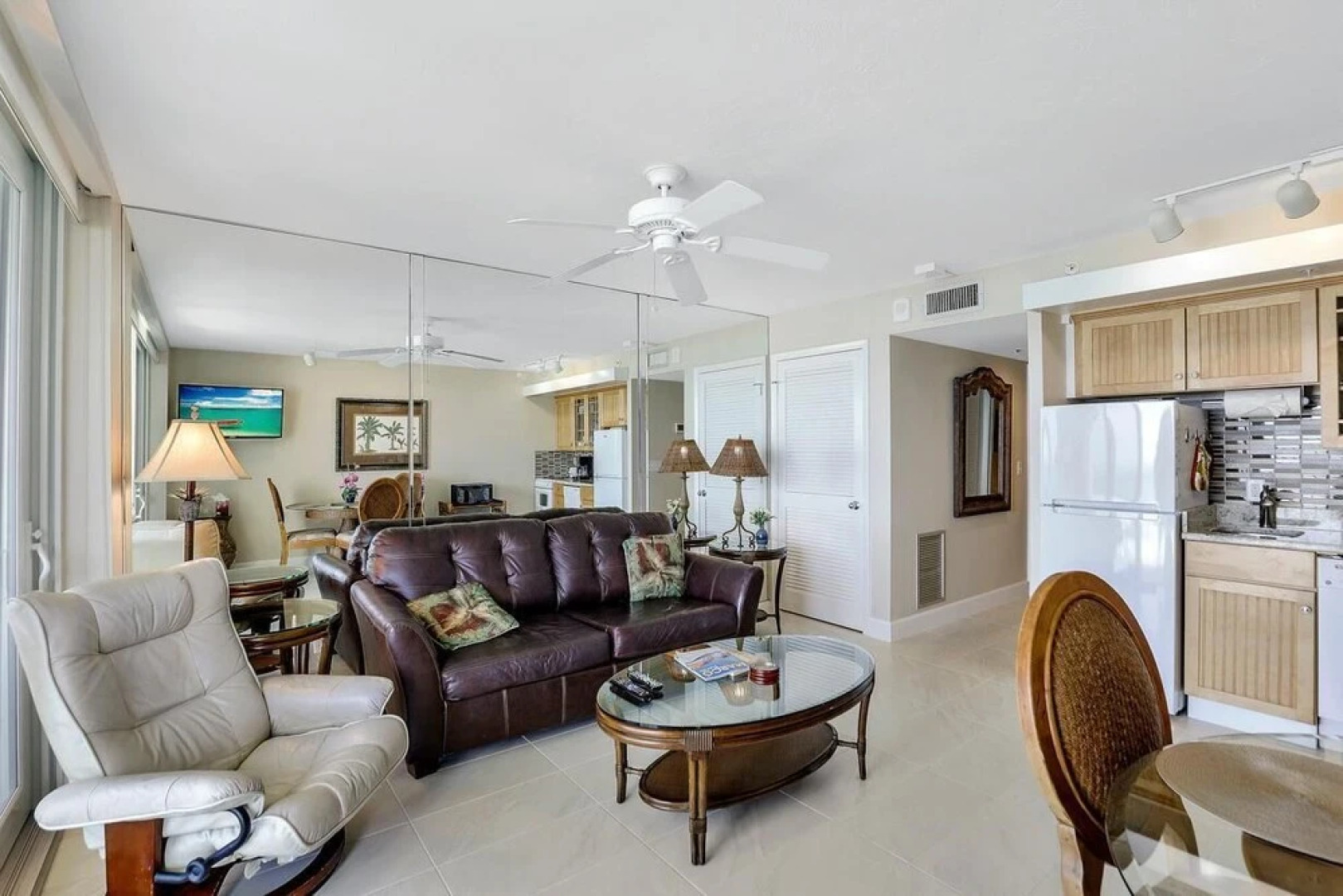 Luxurious Beachfront Condo With Glorious Ocean Views