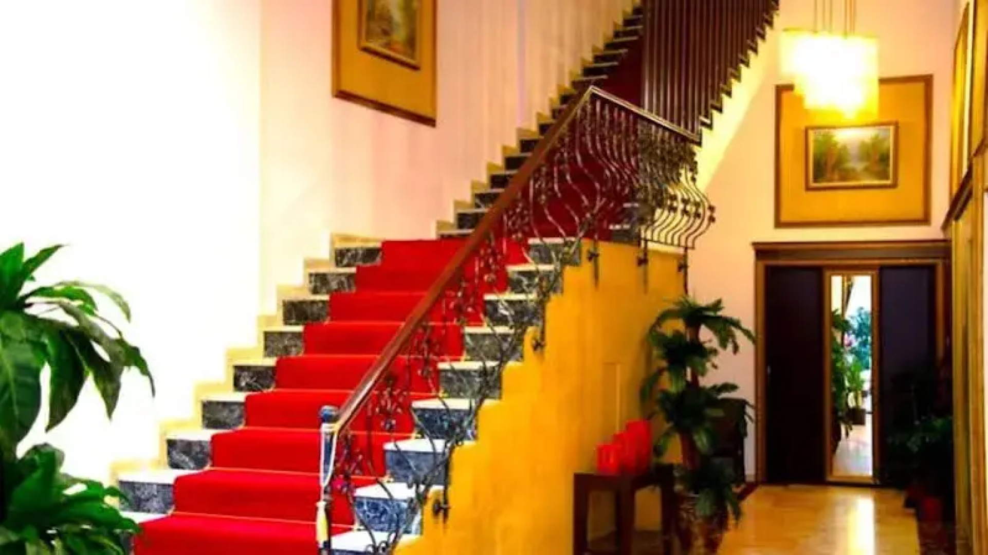 Kircuval Hotel