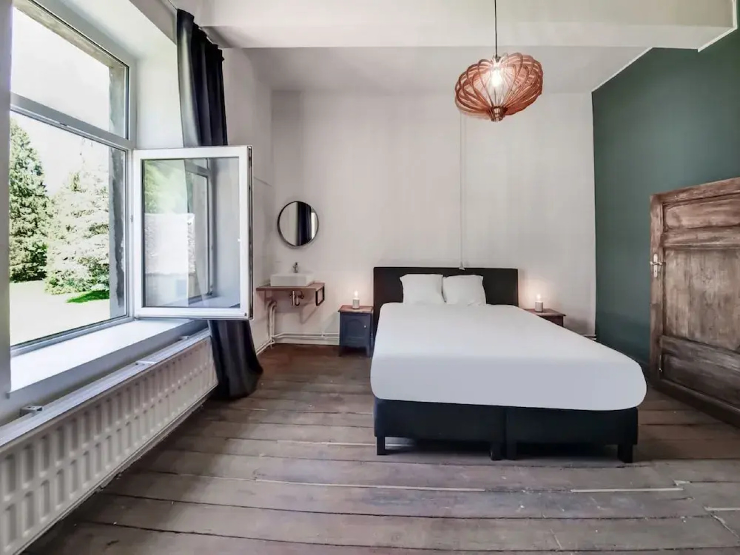 Castle in Ferrieres With Pond Garden