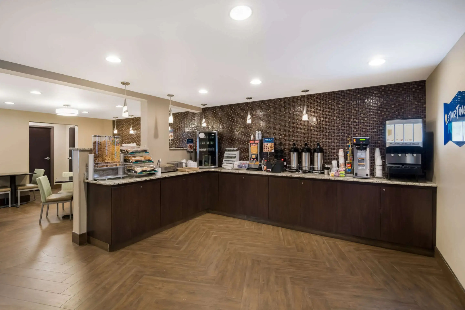 Clarion Pointe Downtown