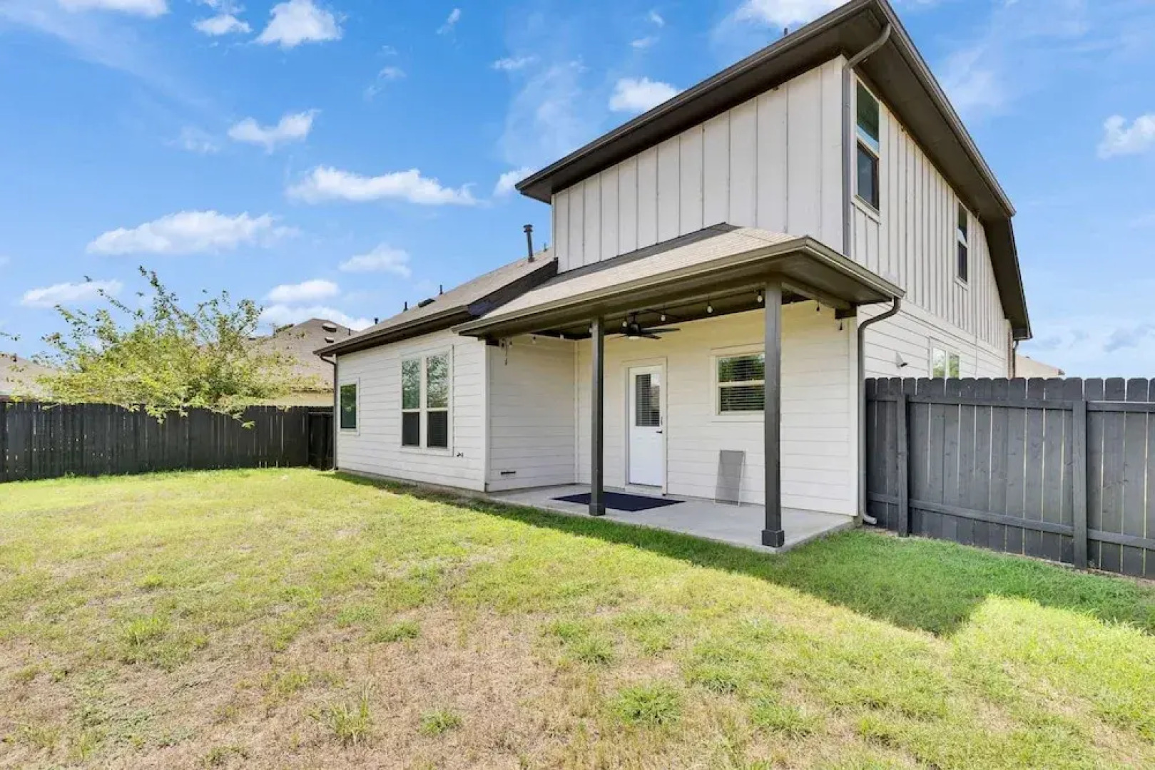 Luxury 4BR 2 5BA Home EV Charger Pool Access