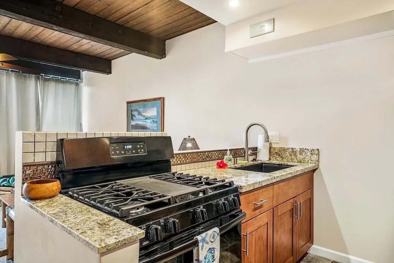 Kona Mansions - Studio condo by RedAwning