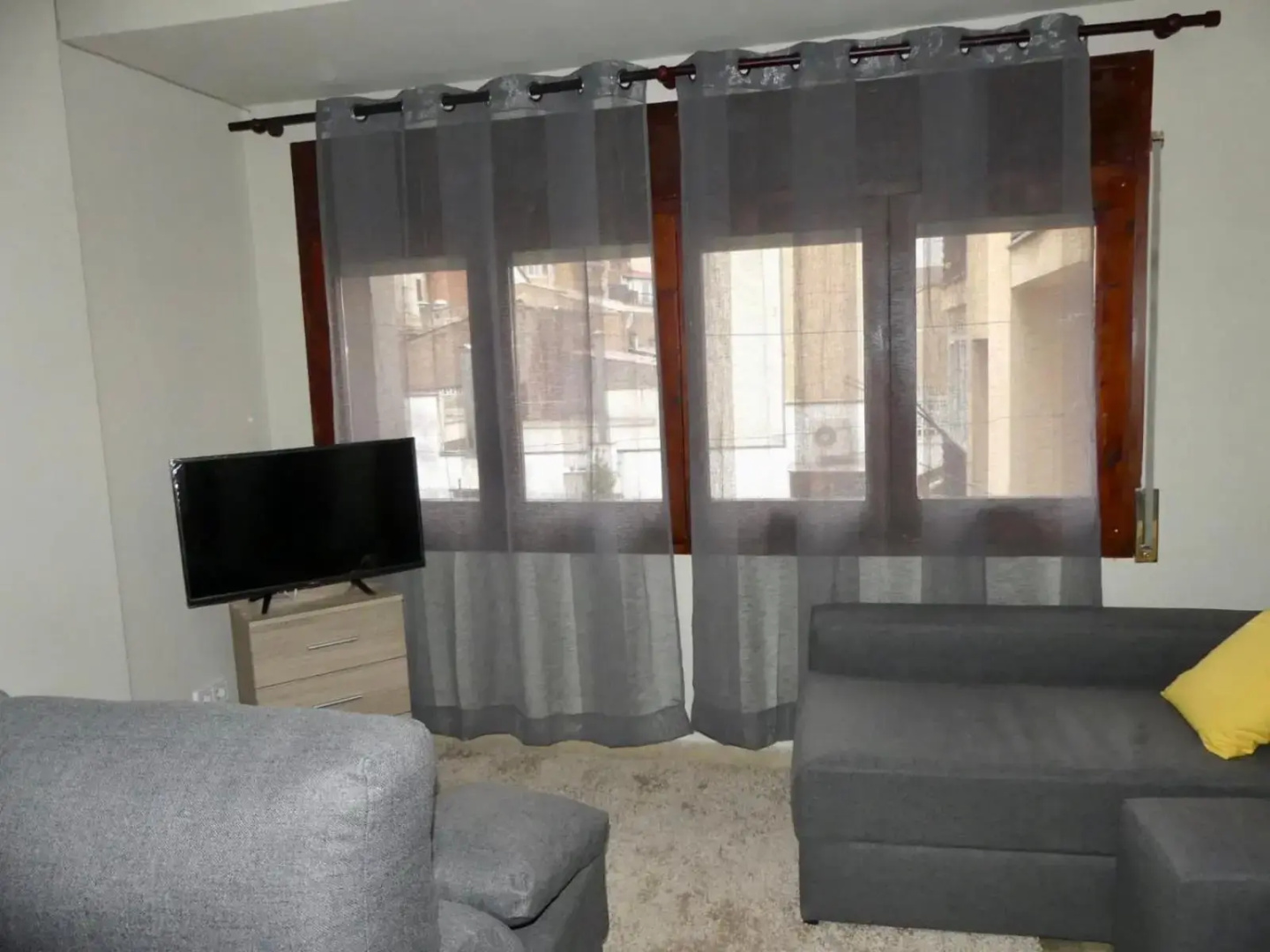 APARTAMENT Encantador al Centre de Vic APTGARBI