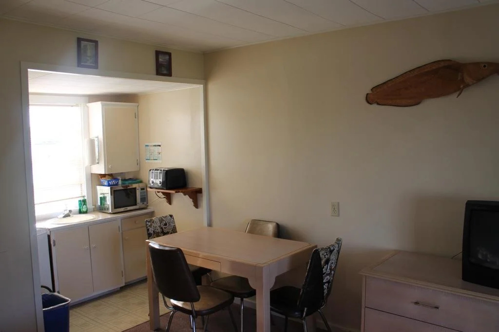 Lily Front Motel & Cottages