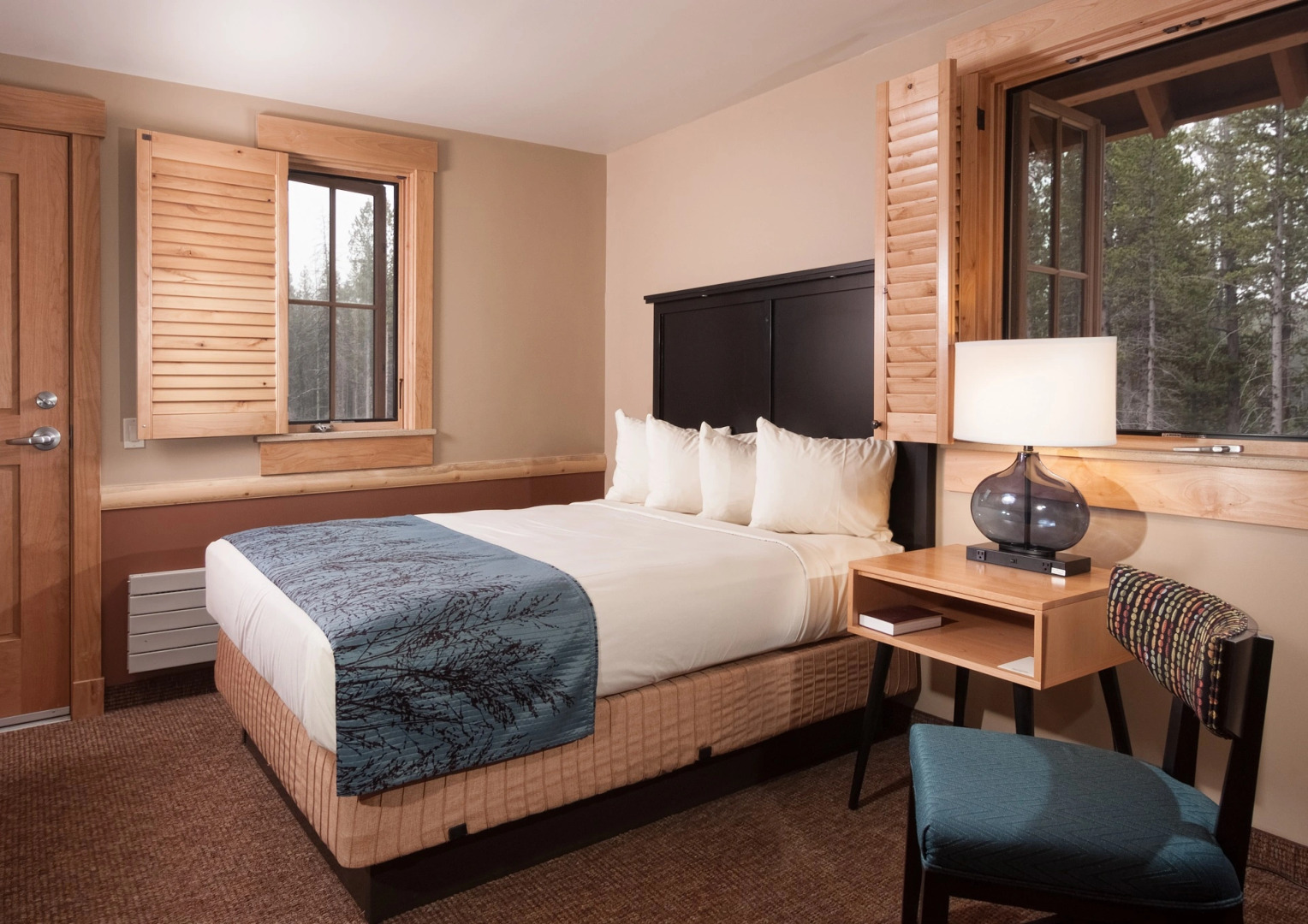 Canyon Lodge & Cabins - Inside the Park