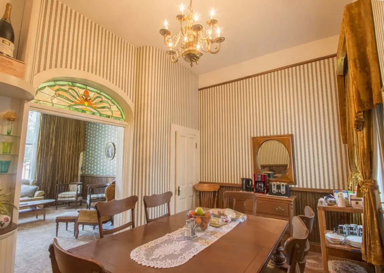 The Mine Shaft Inn Hotel & Hostel