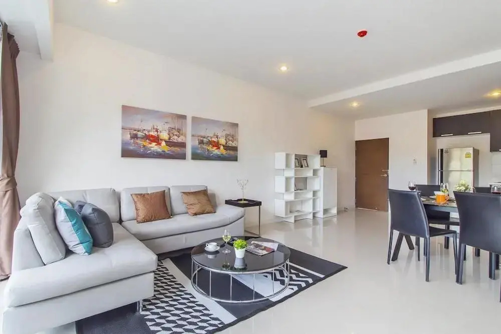 Chic Condo Karon by RESAVA