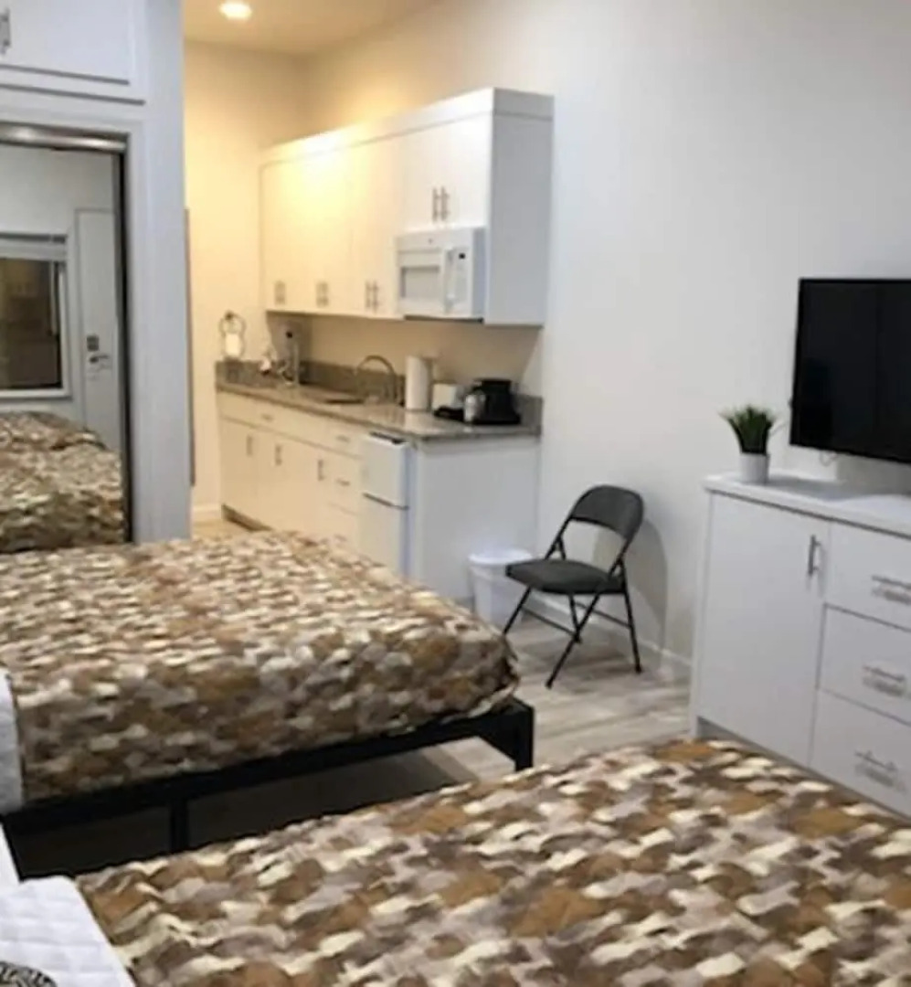 Villa Alamari Inn And Suites