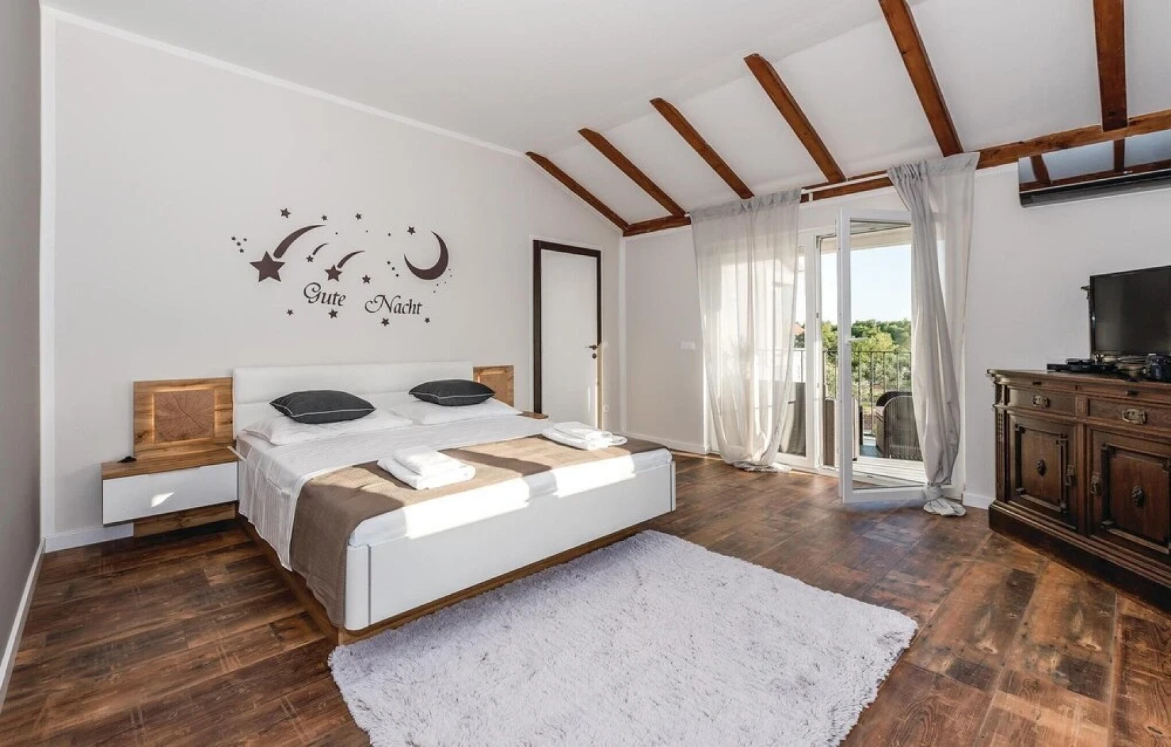 Stunning Home in Skradin-dubavice With Wifi and 4 Bedrooms