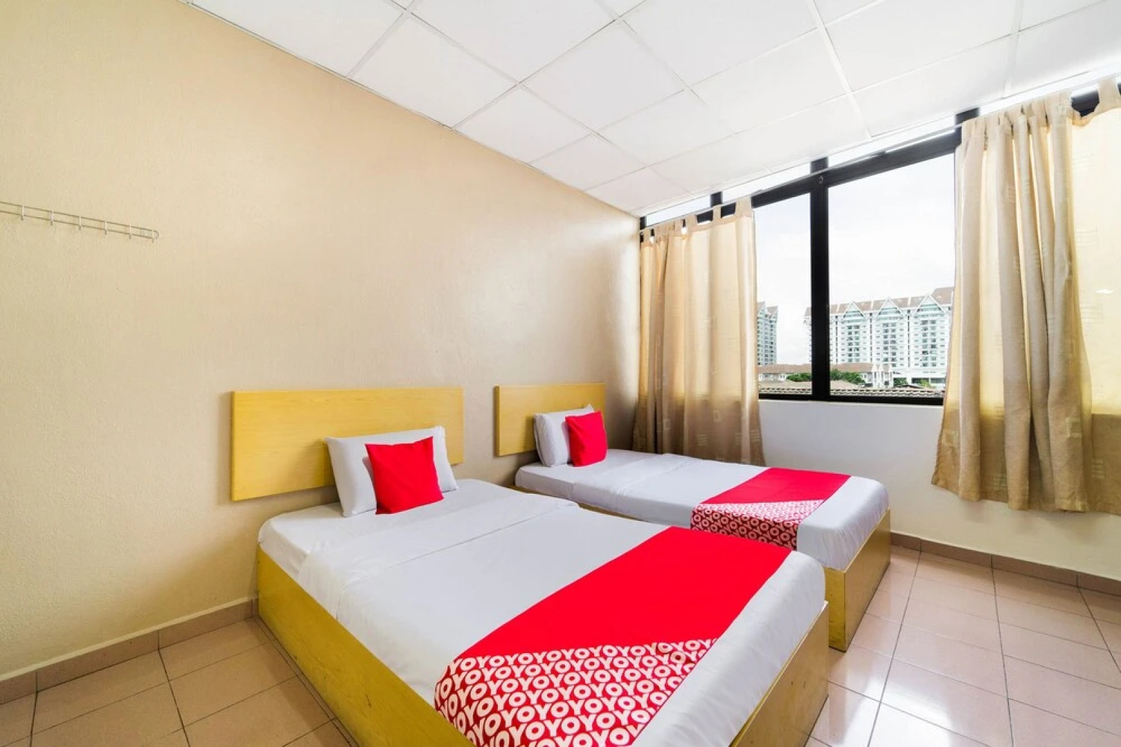 OYO 89461 CP Hotel