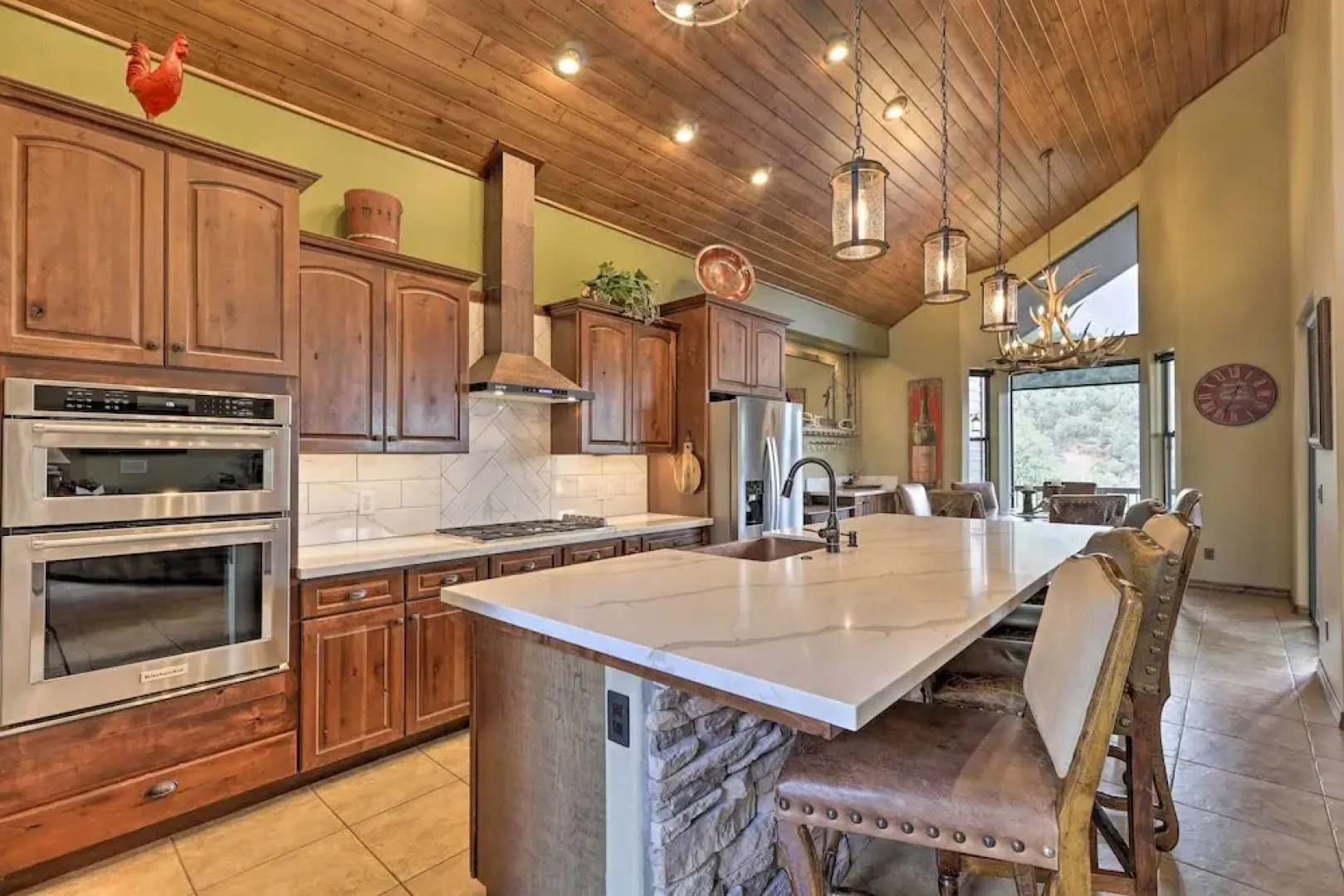 'AZ Rim Retreat' in Pine W/deck, Hot Tub & Views!