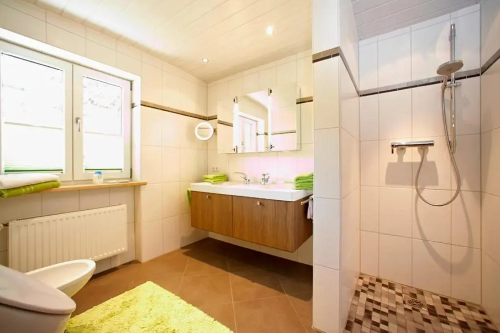 Am Wiesenhang   Garni