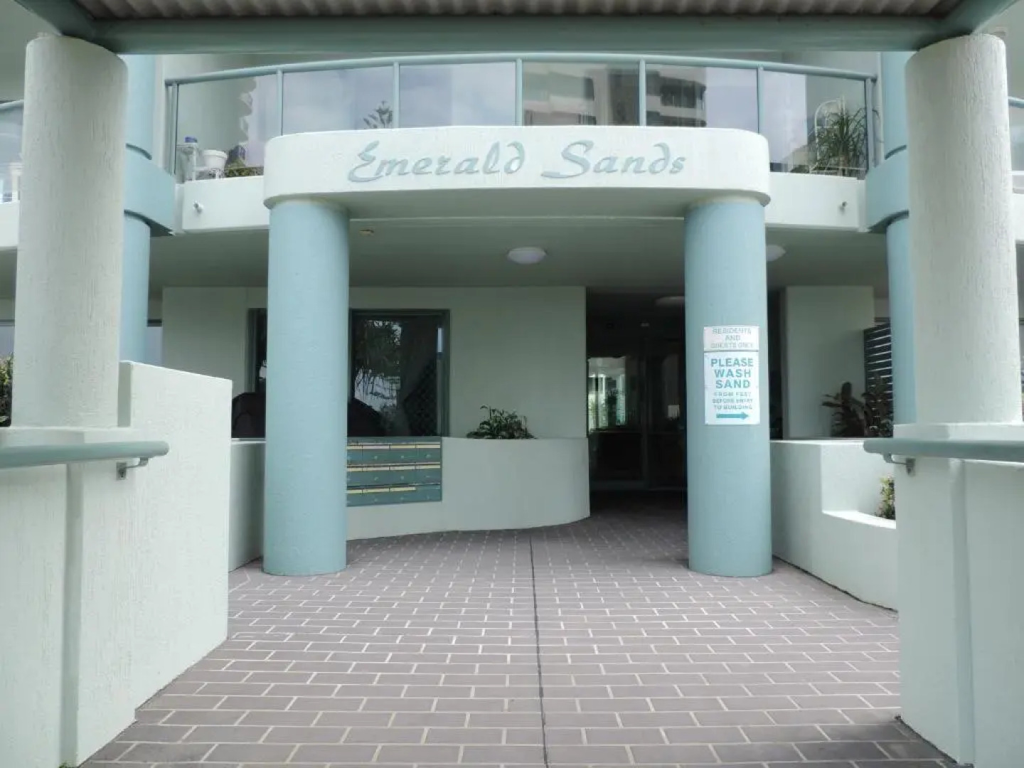 Emerald Sands Holiday Apartments
