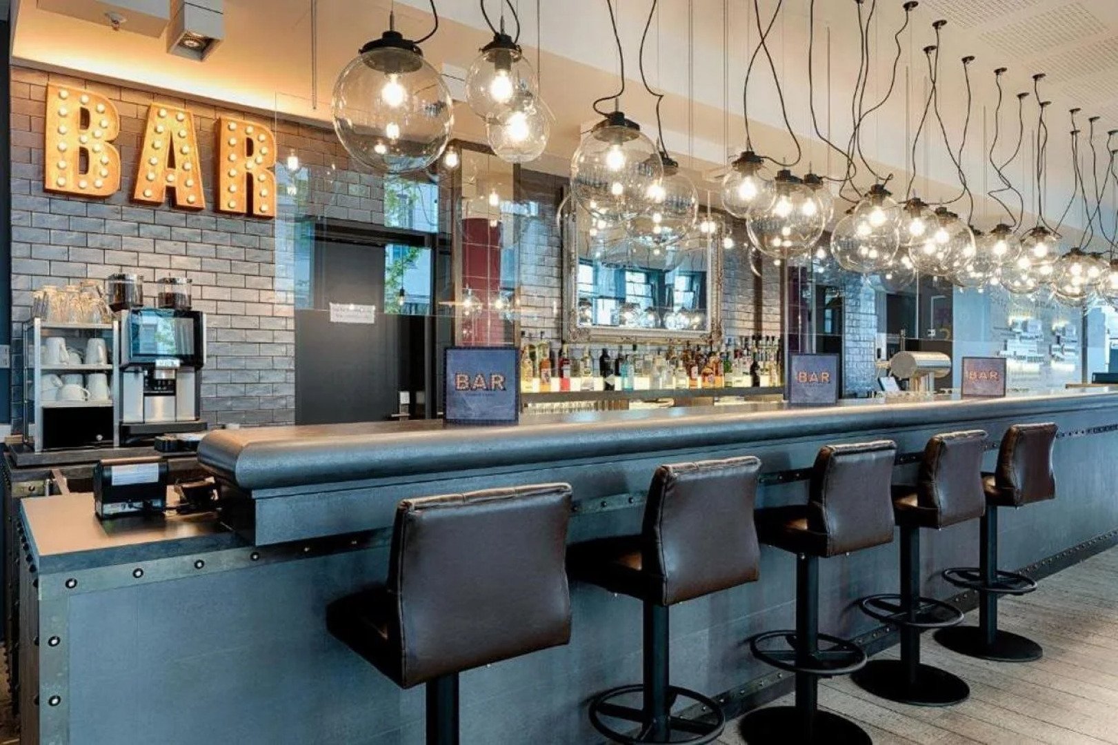 Отель Premier Inn Berlin Alexanderplatz