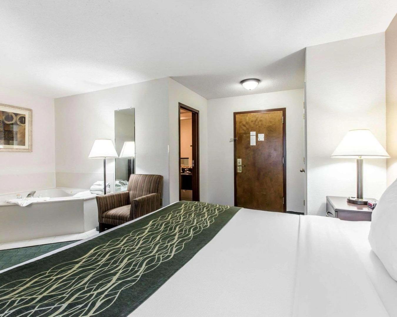 Comfort Inn & Suites - near Robins Air Force Base Main Gate