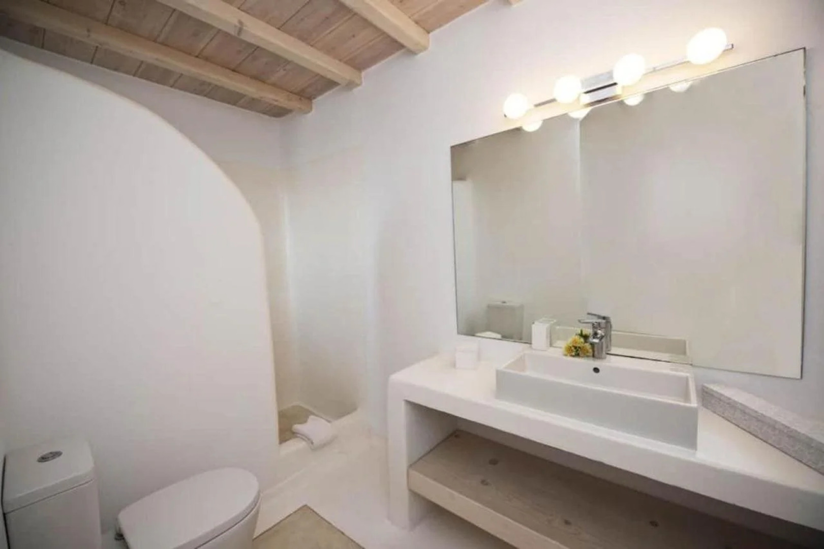 White Rock Suites & Villas