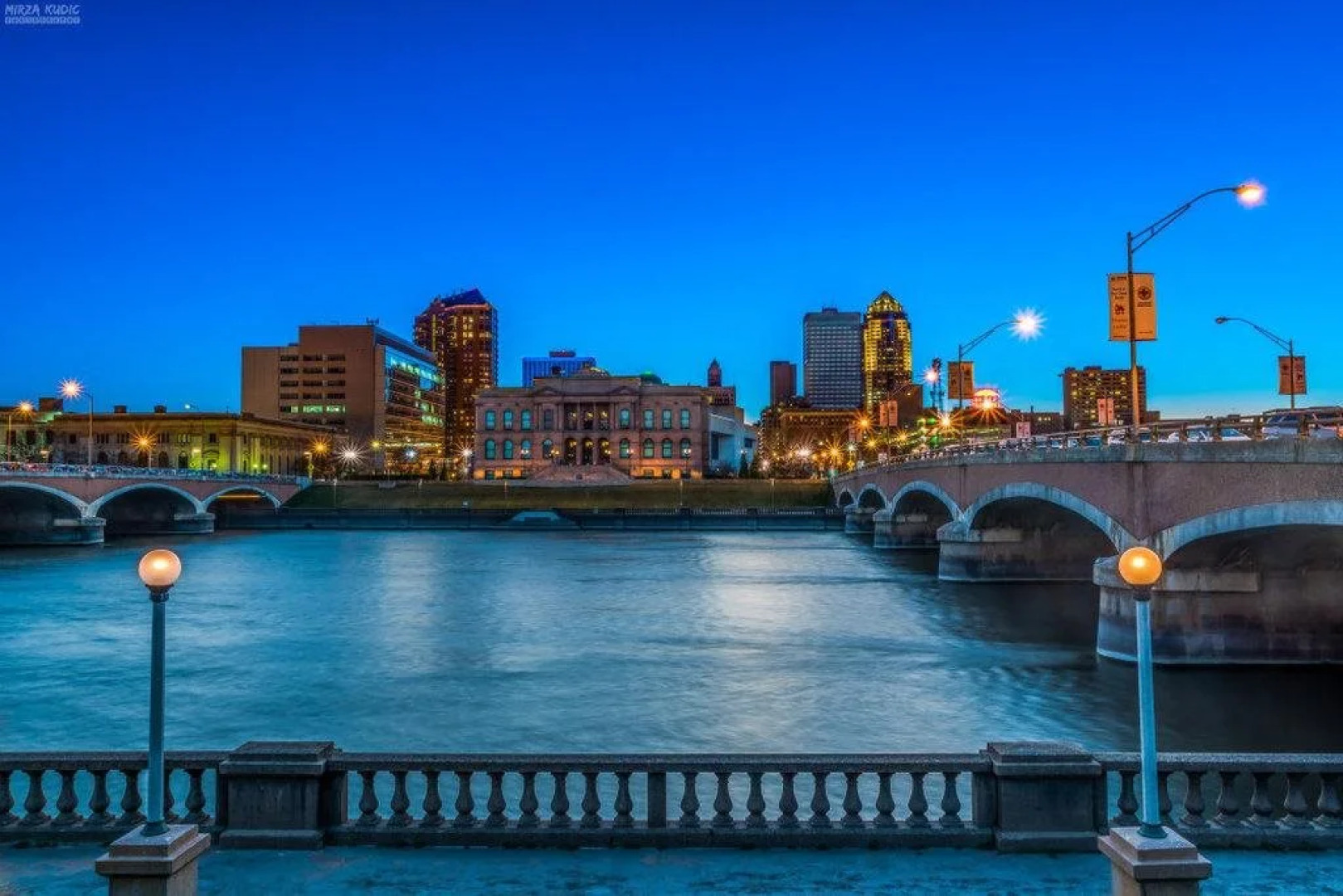 Holiday Inn Downtown - Mercy Area by IHG