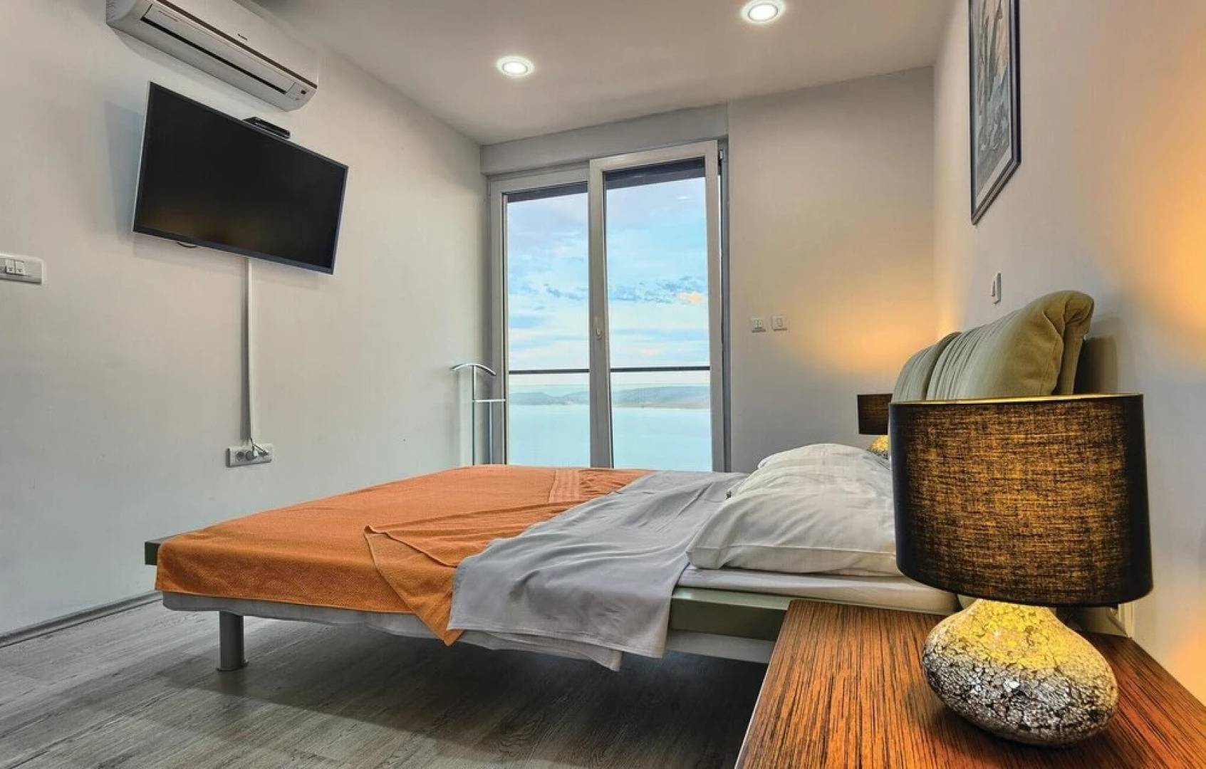 Awesome Home in Lokva Rogoznica With Sauna, Wifi and 4 Bedrooms