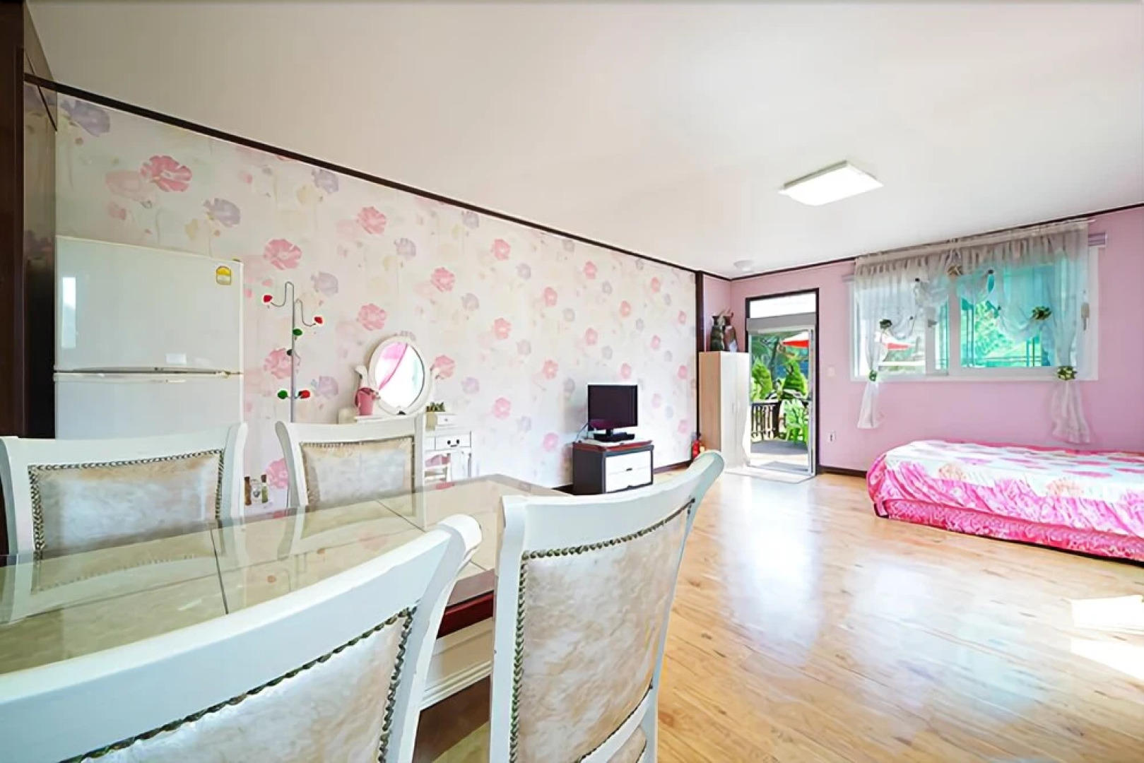 Yangpyeong Dandelion Pension