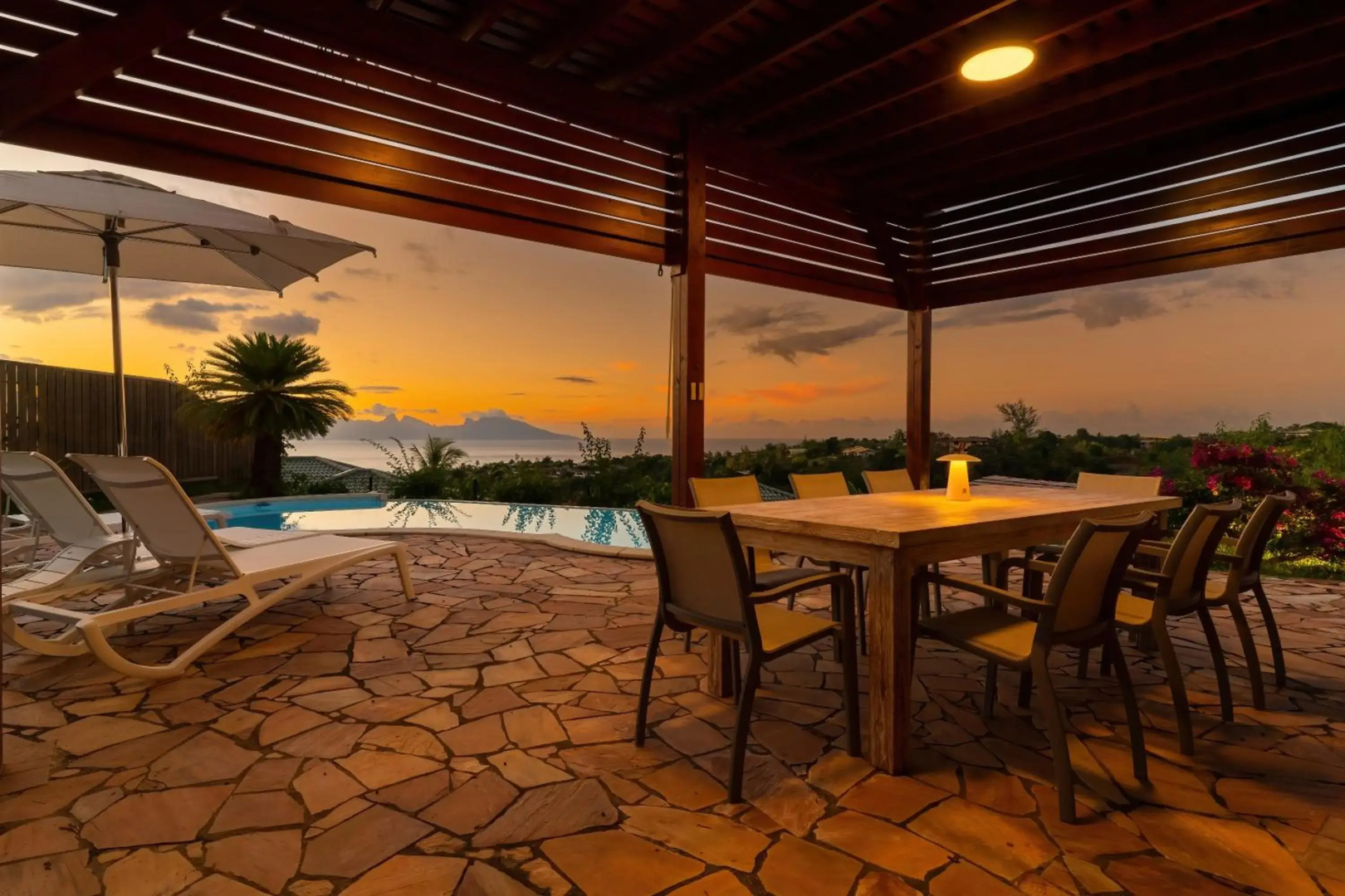Magnificent 5 Br Villa with pool: amazing views