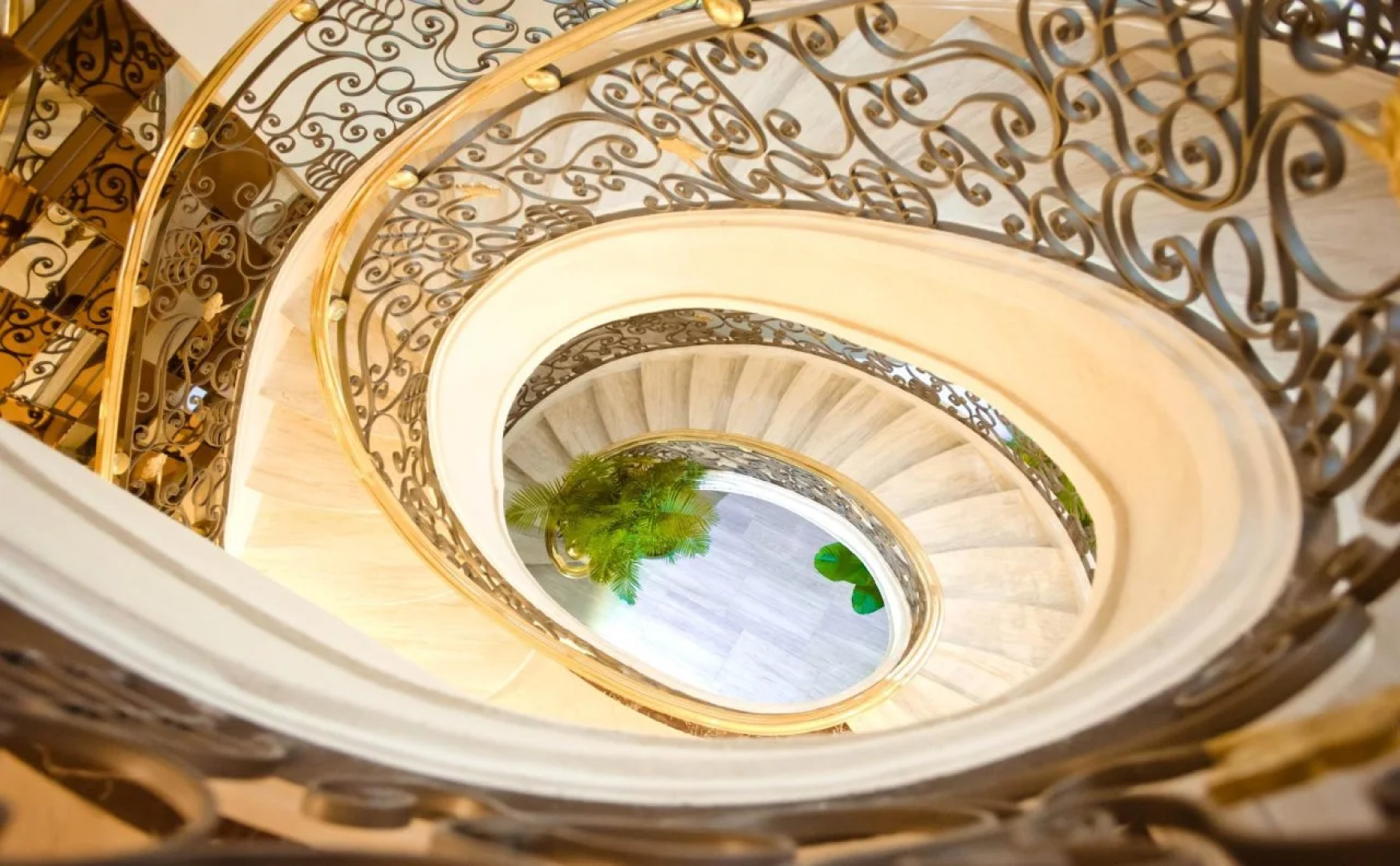 Holiday Beach Hotel Danang