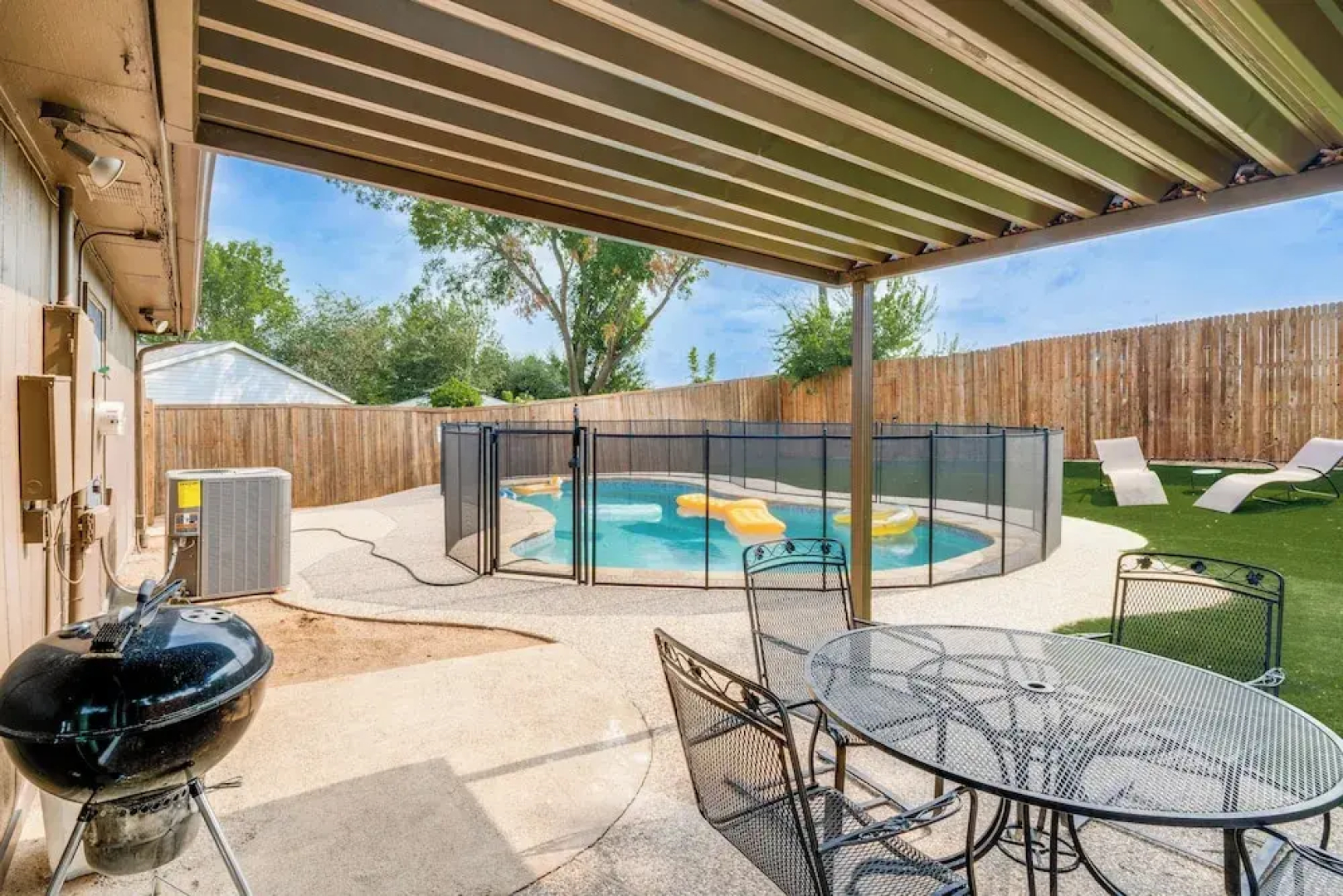 Game Room & Pool: Family Home in The Colony!