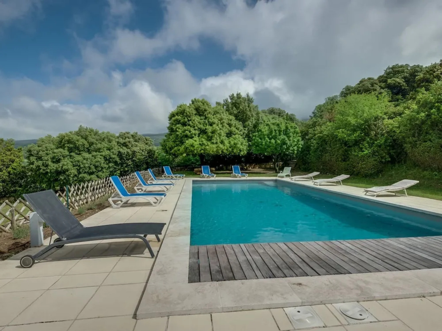 Secluded Holiday Home in Rustrel With Swimming Pool