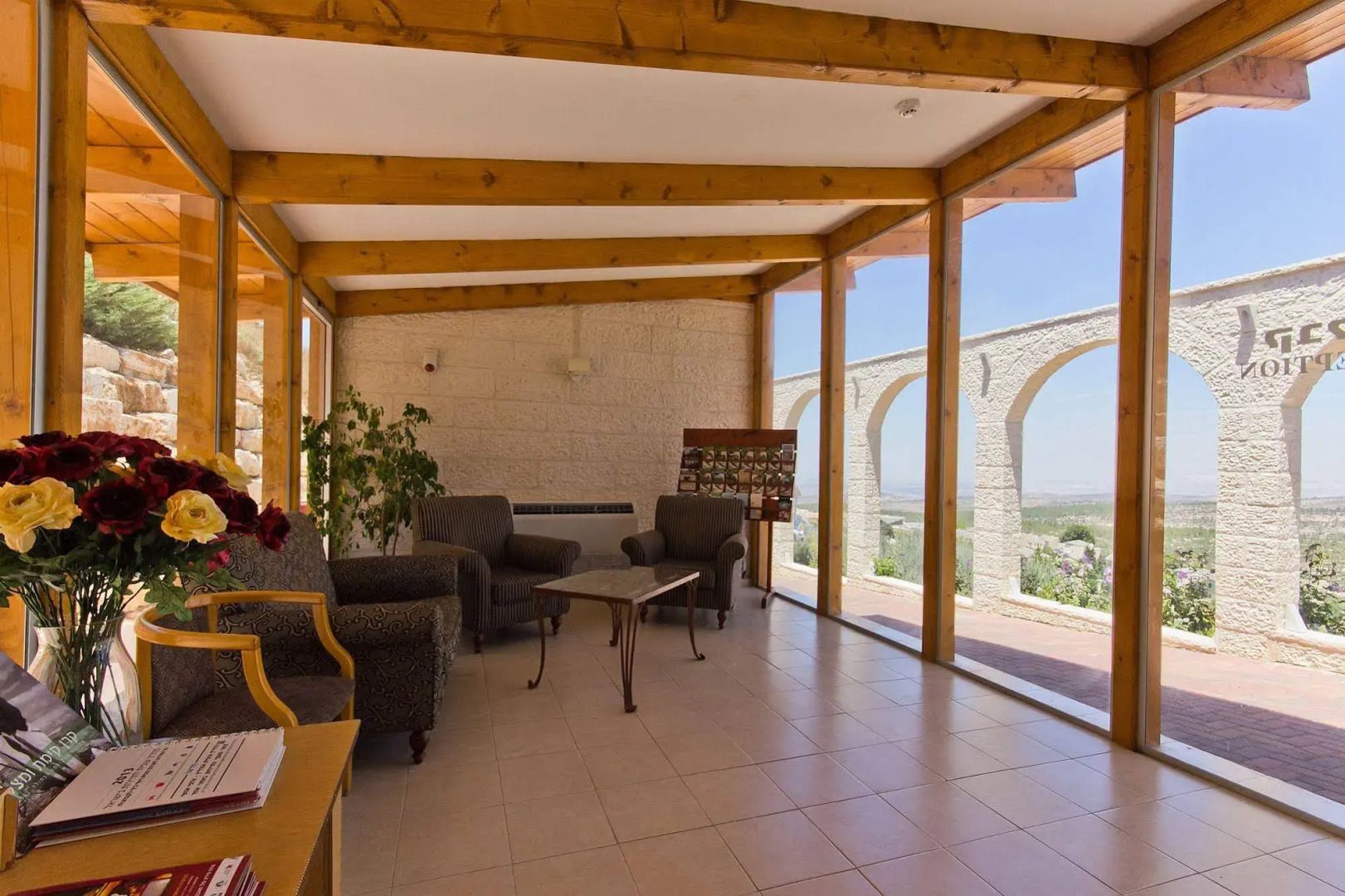 Shoresh Green Hills Family Suites Hotel